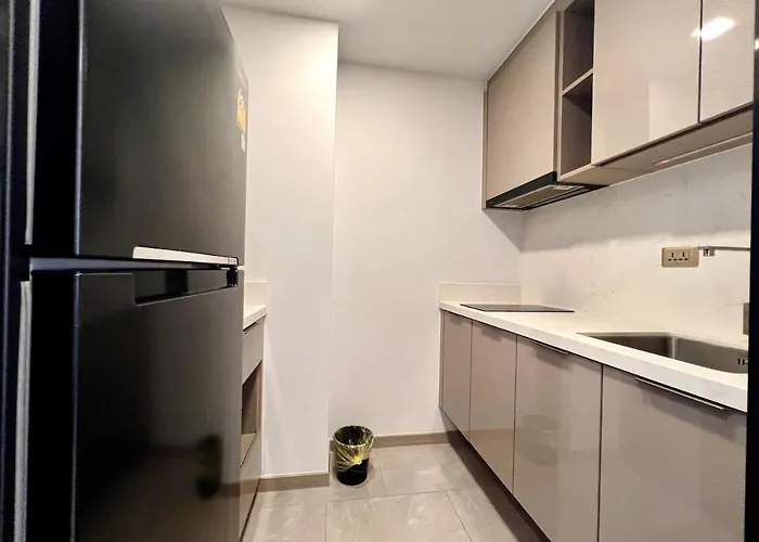 Appartement High Floor With Large Living Pool And Gym Bangkok