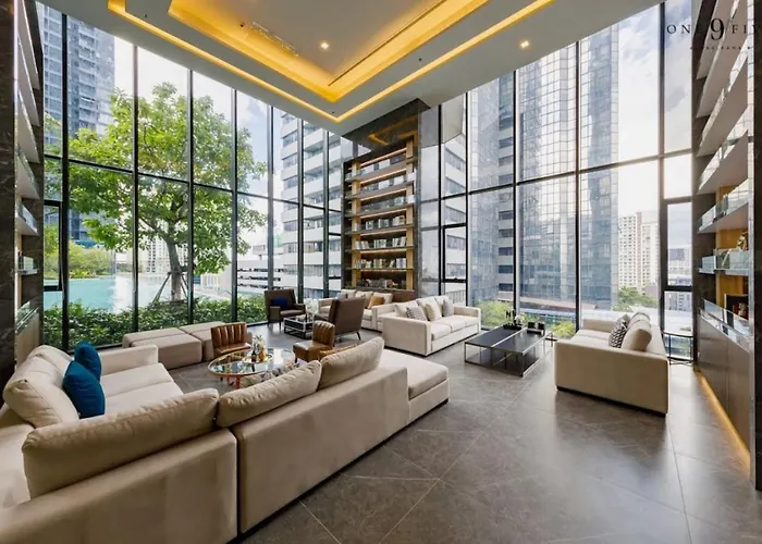 High Floor With Large Living Pool And Gym Bangkok